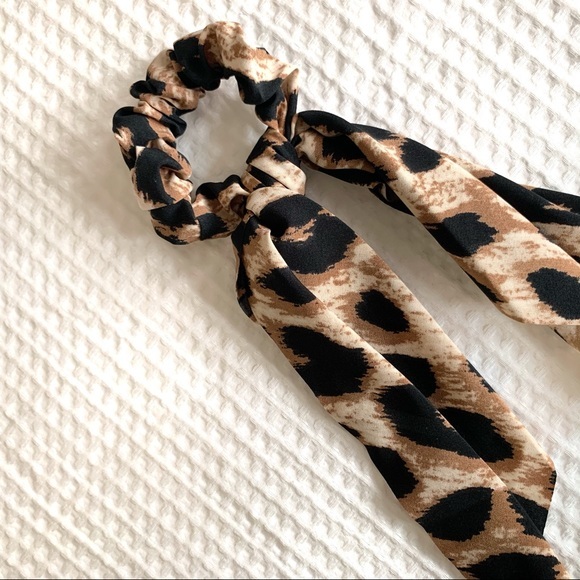 | leopard pony hair scrunchie scarf | - Picture 5 of 5